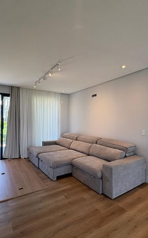 Casa de condomínio à venda com 500m², 4 quartos e 6 vagasSala do andar superior