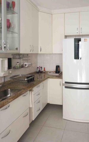 Casa de condomínio à venda com 137m², 3 quartos e sem vaga Casa de condomínio à venda com 137m², 3 quartos e sem vagaCozinha