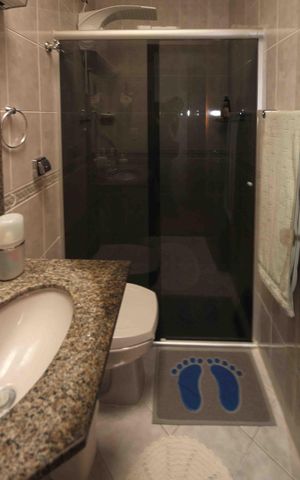 Casa de condomínio à venda com 137m², 3 quartos e sem vaga Casa de condomínio à venda com 137m², 3 quartos e sem vagaBanheiro da Suite