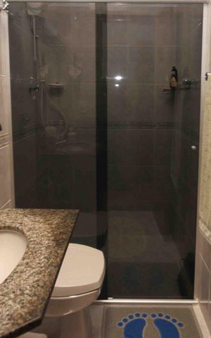Casa de condomínio à venda com 137m², 3 quartos e sem vaga Casa de condomínio à venda com 137m², 3 quartos e sem vagaBanheiro da Suite