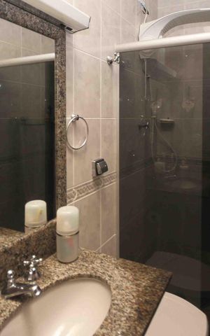 Casa de condomínio à venda com 137m², 3 quartos e sem vaga Casa de condomínio à venda com 137m², 3 quartos e sem vagaBanheiro da Suite
