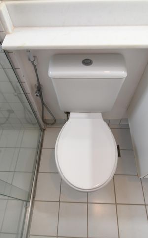 Casa de condomínio para alugar com 415m², 3 quartos e 5 vagasBanheiro Suíte 1