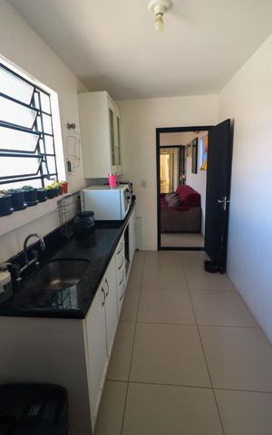Casa à venda com 329m², 6 quartos e 3 vagas Casa à venda com 329m², 6 quartos e 3 vagasCozinha 2