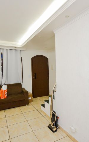 Casa à venda com 122m², 2 quartos e 1 vagaSala
