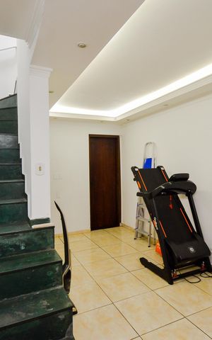 Casa à venda com 122m², 2 quartos e 1 vagaSala