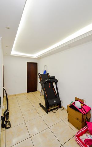 Casa à venda com 122m², 2 quartos e 1 vagaSala