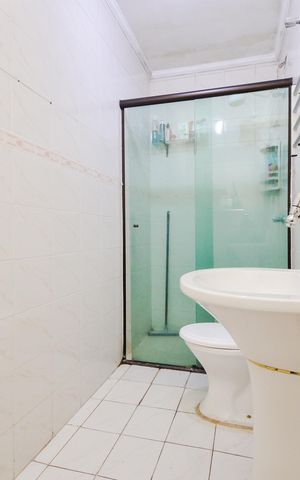 Casa à venda com 122m², 2 quartos e 1 vagaBanheiro 