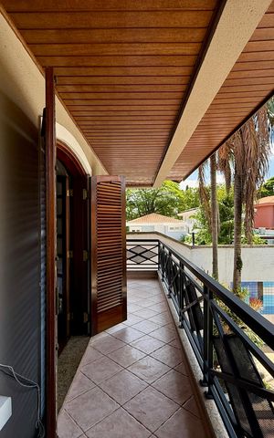 Casa à venda com 500m², 6 quartos e 6 vagas Casa à venda com 500m², 6 quartos e 6 vagasSacada Suíte 4