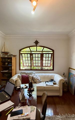 Casa à venda com 500m², 6 quartos e 6 vagas Casa à venda com 500m², 6 quartos e 6 vagasEscritório 1