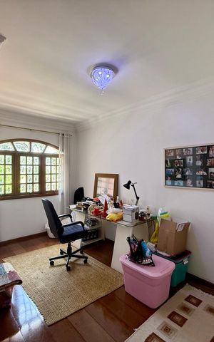 Casa à venda com 500m², 6 quartos e 6 vagas Casa à venda com 500m², 6 quartos e 6 vagasEscritório 2