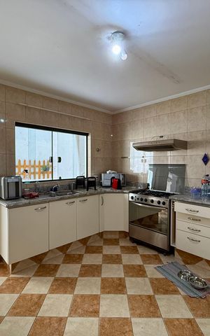 Casa à venda com 500m², 6 quartos e 6 vagas Casa à venda com 500m², 6 quartos e 6 vagasEdícula