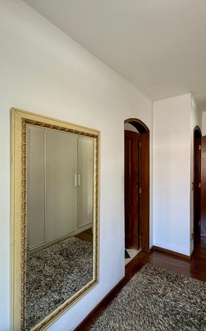 Casa à venda com 500m², 6 quartos e 6 vagas Casa à venda com 500m², 6 quartos e 6 vagasCloset Suíte 1