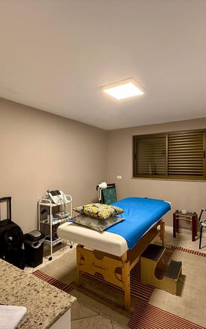 Casa à venda com 500m², 6 quartos e 6 vagas Casa à venda com 500m², 6 quartos e 6 vagasEdícula