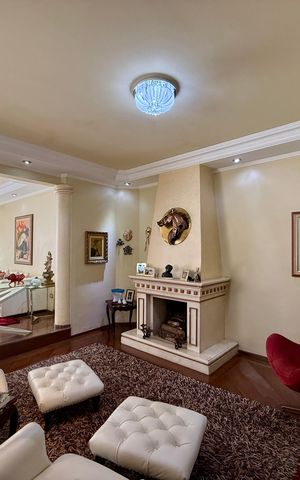 Casa à venda com 500m², 6 quartos e 6 vagas Casa à venda com 500m², 6 quartos e 6 vagasSala