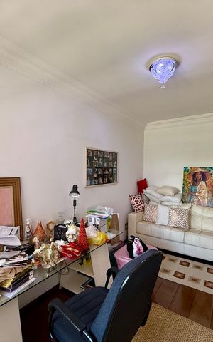 Casa à venda com 500m², 6 quartos e 6 vagas Casa à venda com 500m², 6 quartos e 6 vagasEscritório 2
