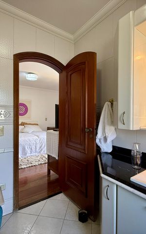 Casa à venda com 500m², 6 quartos e 6 vagas Casa à venda com 500m², 6 quartos e 6 vagasBanheiro Suíte 4