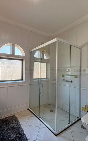 Casa à venda com 500m², 6 quartos e 6 vagas Casa à venda com 500m², 6 quartos e 6 vagasBanheiro Suíte 4