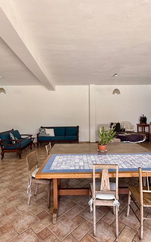 Casa à venda com 500m², 6 quartos e 6 vagas Casa à venda com 500m², 6 quartos e 6 vagasÁrea comum