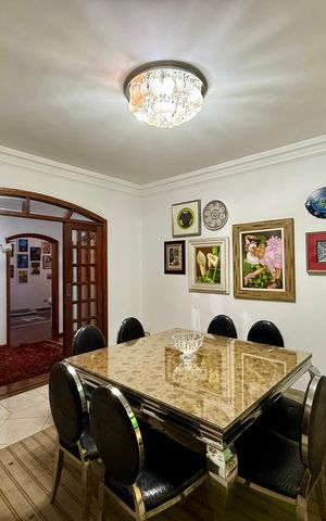 Casa à venda com 500m², 6 quartos e 6 vagas Casa à venda com 500m², 6 quartos e 6 vagasSala