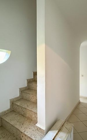 Casa à venda com 500m², 6 quartos e 6 vagas Casa à venda com 500m², 6 quartos e 6 vagasEscritório 1 Acesso Serviço