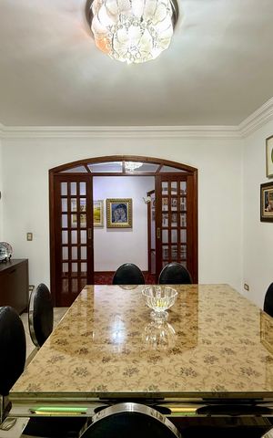 Casa à venda com 500m², 6 quartos e 6 vagas Casa à venda com 500m², 6 quartos e 6 vagasSala