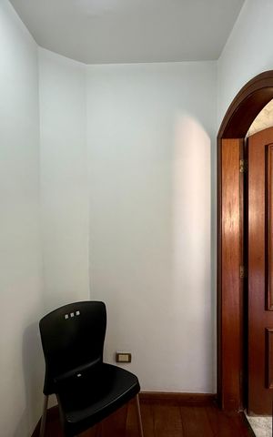 Casa à venda com 500m², 6 quartos e 6 vagas Casa à venda com 500m², 6 quartos e 6 vagasCloset Suíte 3