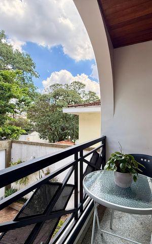 Casa à venda com 500m², 6 quartos e 6 vagas Casa à venda com 500m², 6 quartos e 6 vagasSacada Cozinha