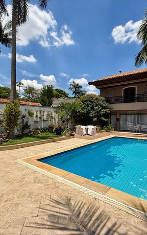 Casa à venda com 500m², 6 quartos e 6 vagas Casa à venda com 500m², 6 quartos e 6 vagasPiscina