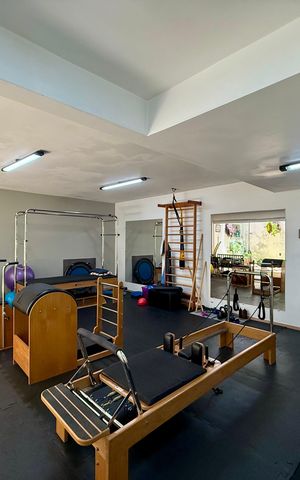 Casa à venda com 500m², 6 quartos e 6 vagas Casa à venda com 500m², 6 quartos e 6 vagasEdícula