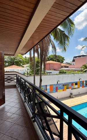 Casa à venda com 500m², 6 quartos e 6 vagas Casa à venda com 500m², 6 quartos e 6 vagasSacada Suíte 4