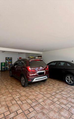 Casa à venda com 500m², 6 quartos e 6 vagas Casa à venda com 500m², 6 quartos e 6 vagasGaragem