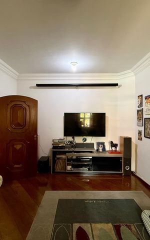 Casa à venda com 500m², 6 quartos e 6 vagas Casa à venda com 500m², 6 quartos e 6 vagasSala