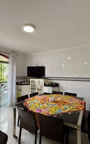 Casa à venda com 500m², 6 quartos e 6 vagas Casa à venda com 500m², 6 quartos e 6 vagasCozinha