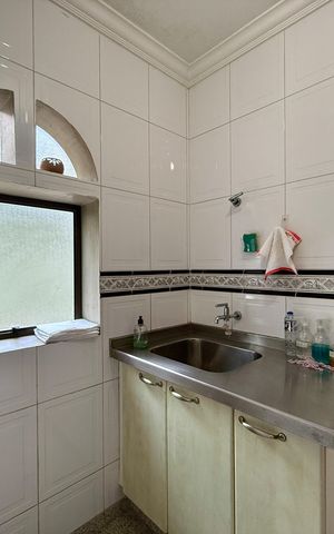 Casa à venda com 500m², 6 quartos e 6 vagas Casa à venda com 500m², 6 quartos e 6 vagasCozinha Apoio