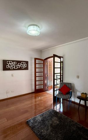 Casa à venda com 500m², 6 quartos e 6 vagas Casa à venda com 500m², 6 quartos e 6 vagasSuíte 2