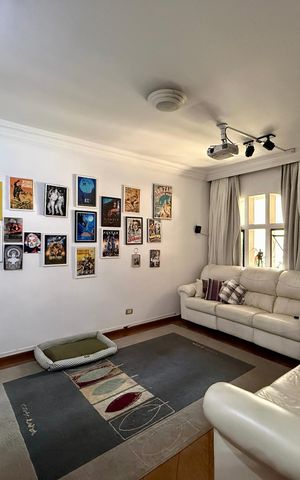Casa à venda com 500m², 6 quartos e 6 vagas Casa à venda com 500m², 6 quartos e 6 vagasSala