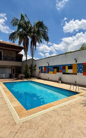 Casa à venda com 500m², 6 quartos e 6 vagas Casa à venda com 500m², 6 quartos e 6 vagasPiscina