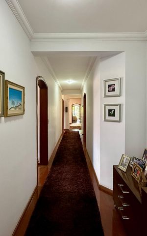 Casa à venda com 500m², 6 quartos e 6 vagas Casa à venda com 500m², 6 quartos e 6 vagasCorredor Suítes