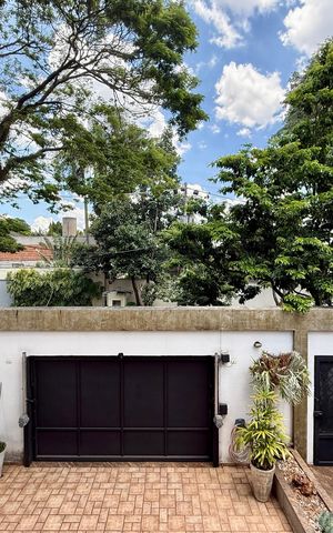 Casa à venda com 500m², 6 quartos e 6 vagas Casa à venda com 500m², 6 quartos e 6 vagasVista Cozinha