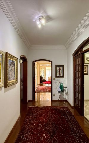Casa à venda com 500m², 6 quartos e 6 vagas Casa à venda com 500m², 6 quartos e 6 vagasSala