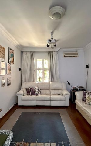 Casa à venda com 500m², 6 quartos e 6 vagas Casa à venda com 500m², 6 quartos e 6 vagasSala