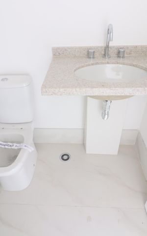 Apartamento à venda com 92m², 2 quartos e 2 vagasBanheiro da Suíte 2