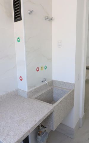 Apartamento à venda com 92m², 2 quartos e 2 vagasCozinha e Área de Serviço