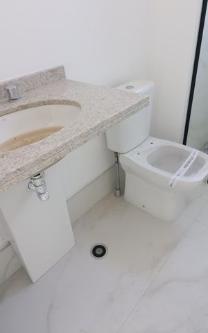 Apartamento à venda com 92m², 2 quartos e 2 vagasBanheiro da Suíte 1