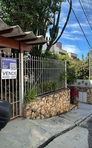Casa à venda com 136m², 4 quartos e 2 vagas Casa à venda com 136m², 4 quartos e 2 vagasFachada