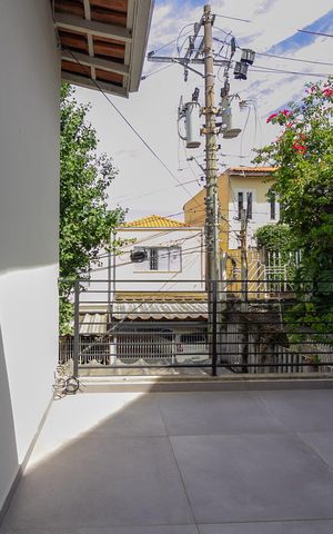 Casa à venda com 136m², 4 quartos e 2 vagas Casa à venda com 136m², 4 quartos e 2 vagasVaranda Quarto 2