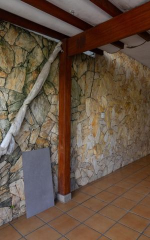 Casa à venda com 136m², 4 quartos e 2 vagas Casa à venda com 136m², 4 quartos e 2 vagasGaragem