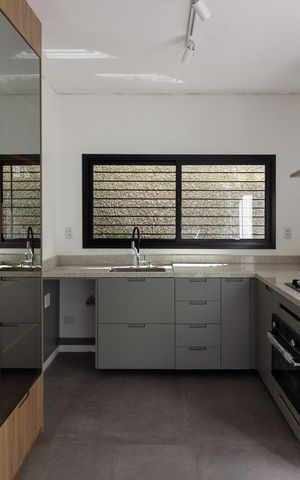 Casa à venda com 136m², 4 quartos e 2 vagas Casa à venda com 136m², 4 quartos e 2 vagasCozinha