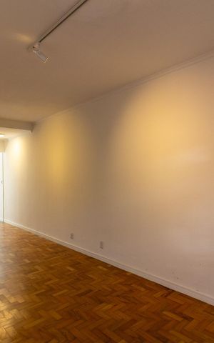 Casa à venda com 136m², 4 quartos e 2 vagas Casa à venda com 136m², 4 quartos e 2 vagasSala