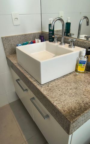 Apartamento à venda com 82m², 2 quartos e 2 vagasBanheiro da Suíte 2